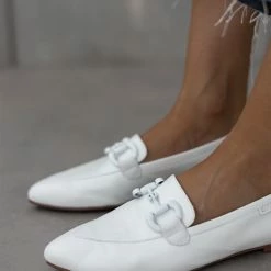 Loafers δερμάτινα μυτερά CARMELA 160472 - Λευκό