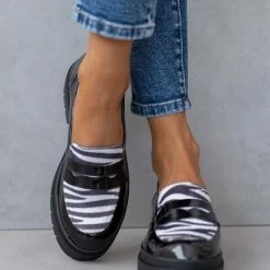 Loafers λουστρίνι με Pattern Estil - Λευκό/Μαύρο