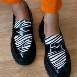 Xti Footwear Loafers λουστρίνι με οικολογικό Ponyskin Xti 140215 - Zebra
