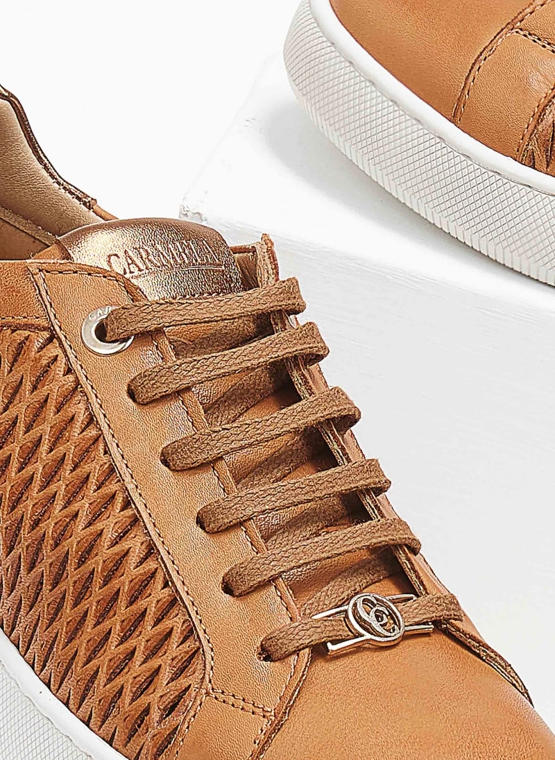 Sneakers δερμάτινα με διάτρητο σχέδιο Carmela 160797 - Κάμελ - Image 6