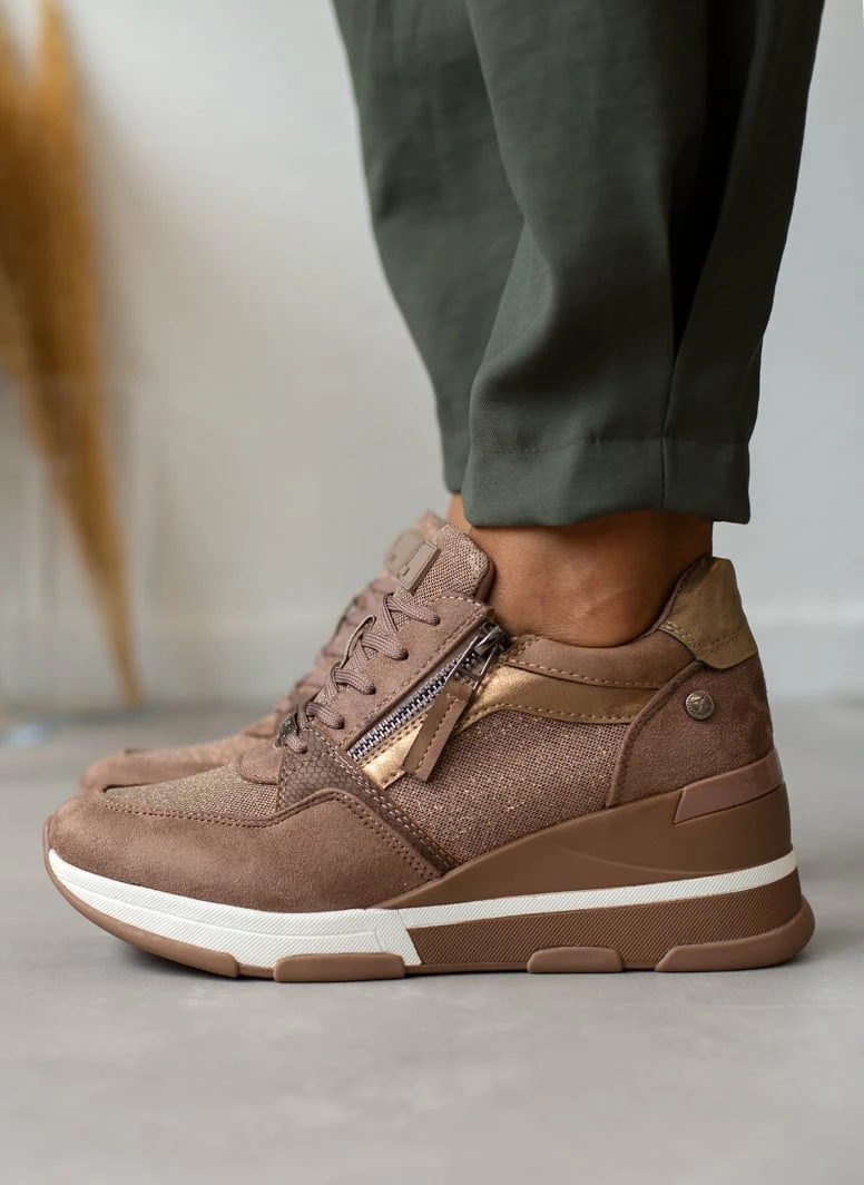 Xti Footwear Sneakers Wedges με Glitter ύφασμα Xti 140060 - Τάουπε - Image 4